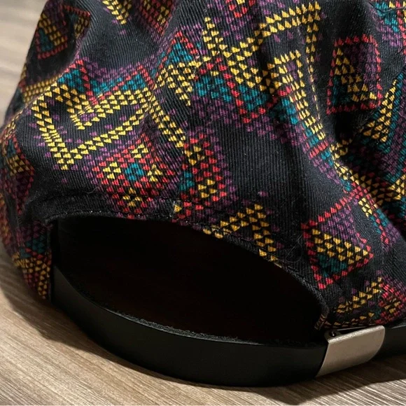 Retro pattern Snapback - Picture 3 of 4